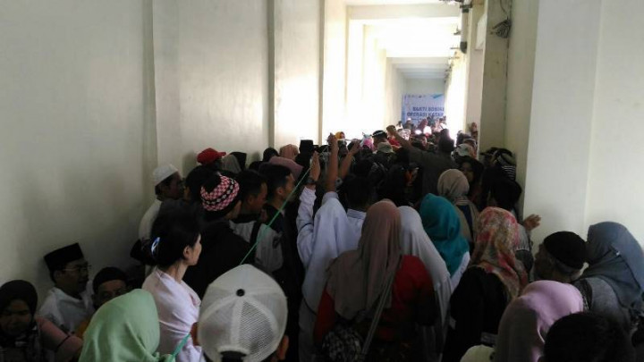 Warga Antusias Operasi Katarak Gratis Yayasan Kick Andy dan BCA