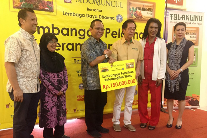 Merangkul dan Memberdayakan Waria yang Terlantar