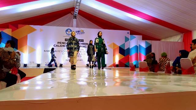 Busana Rancangan Siswa Kudus Dipamerkan di Paris