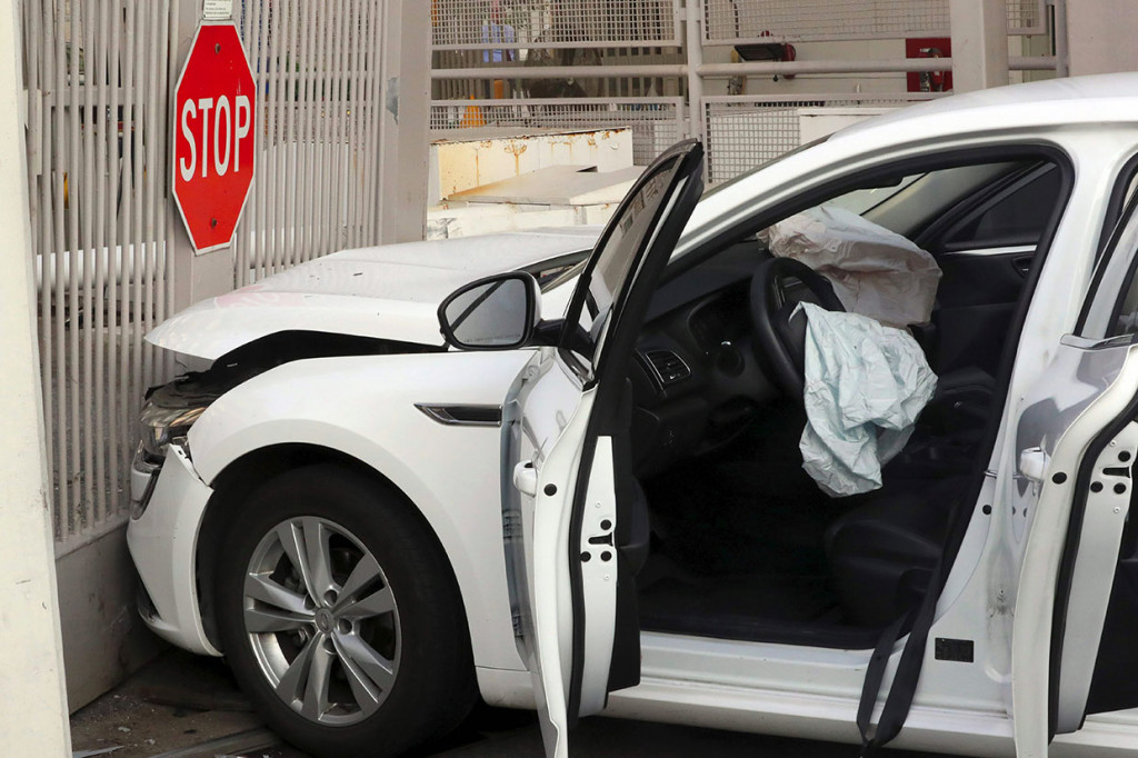 Seorang Pria Tabrakkan Mobil ke Gerbang Kedubes AS di Seoul