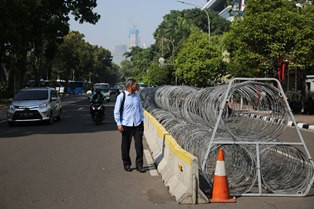 Jelang Putusan, Akses Menuju Gedung MK Kembali Ditutup