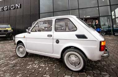 Cita Rasa Tom Hank 'Nemplok' Fiat 126p 1972 Antik