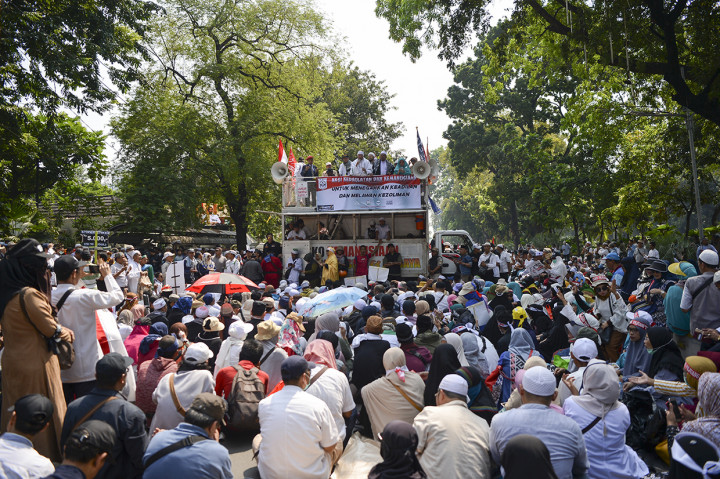 Massa Gelar Unjuk Rasa Kawal Sidang Putusan MK