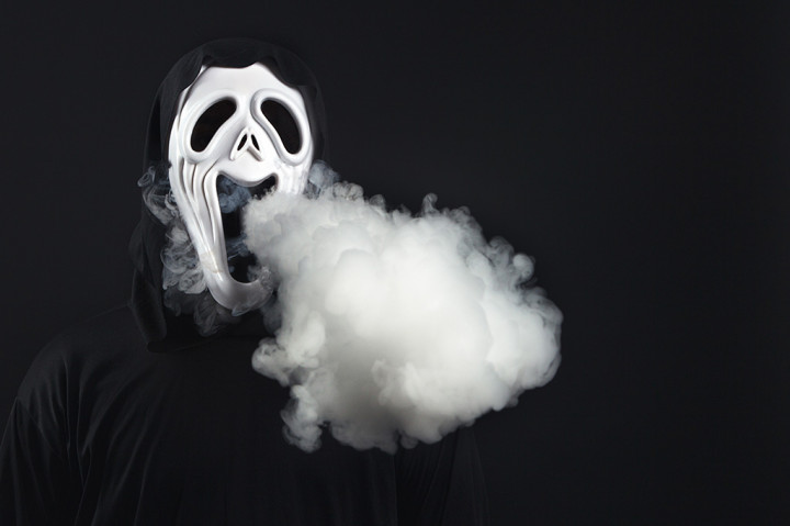 Bahaya Kesehatan di Balik Rokok Elektrik