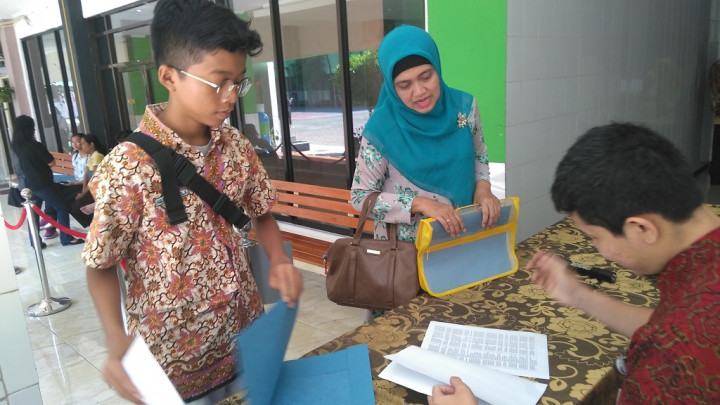 <i>Deg-Degan</i> Memantau 'Posisi Anak' Terus Melorot di PPDB