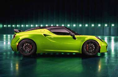 Tampilan Ngejreng Alfa Romeo 4C Adopsi Warna Aston Martin Vantage