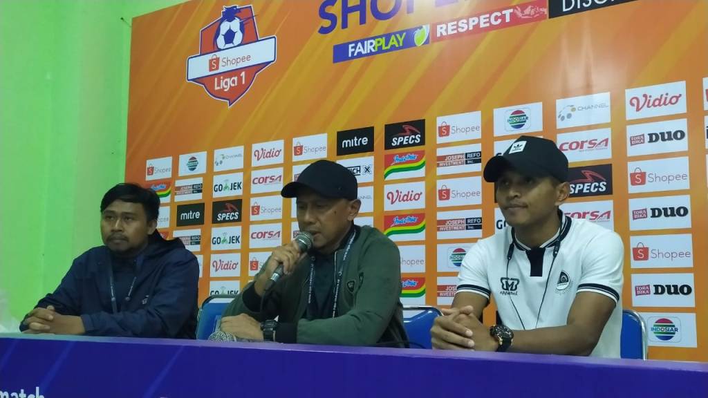 Pelatih PS Tira Persibako, Rahmad Darmawan (tengah) (Medcom.id/Daviq)