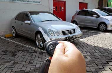 Ciri-Ciri Baterai Remote Mobil 'Minta' Ganti Baru