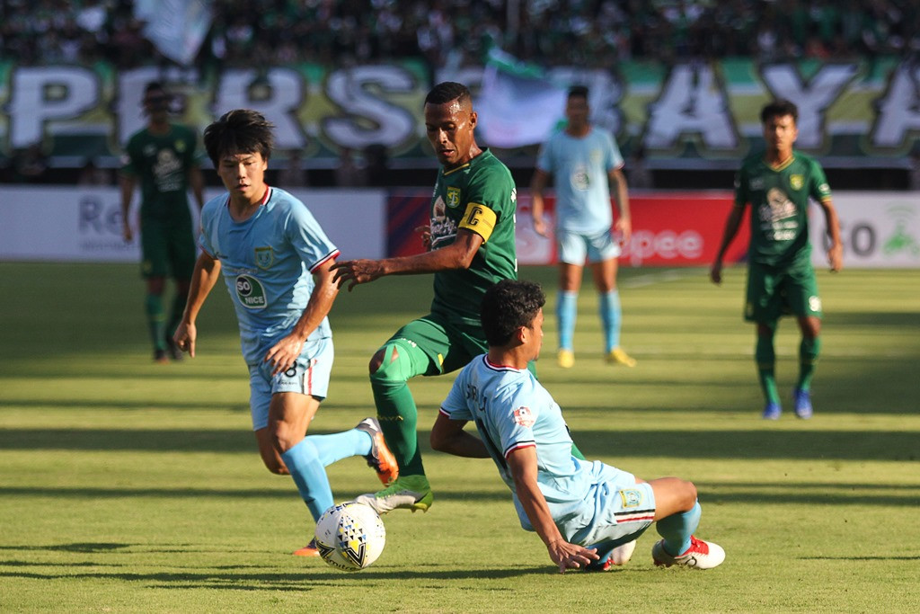 Suasana laga Persebaya Surabaya vs Persela Lamongan. (ANTARA FOTO/Moch Asim)