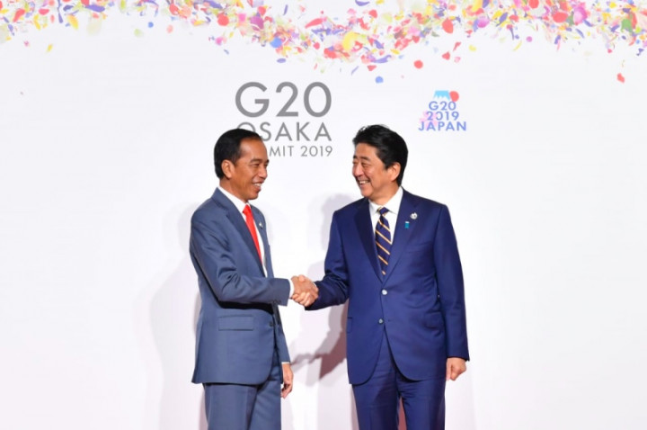 Meski Singkat, Pertemuan Jokowi-Abe Capai Hasil yang Diinginkan