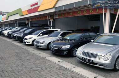 Cari Mobil Bekas Berkualitas? Cek Riwayat Servisnya