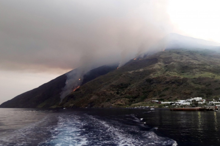 Satu Tewas saat Gunung Api Stromboli Meletus di Italia