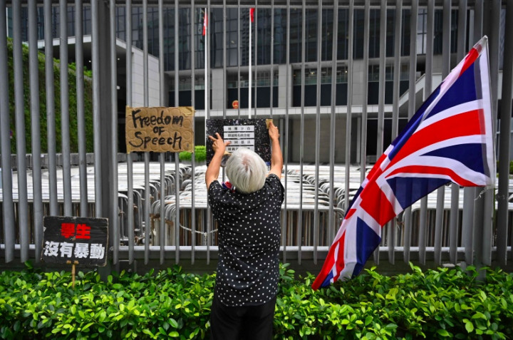 Akibat Protes Hong Kong, Inggris-Tiongkok Perang Kata