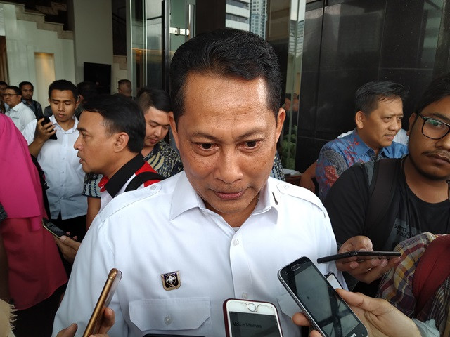 Buwas Ancam Pegawai Bulog Telan Kutu Beras