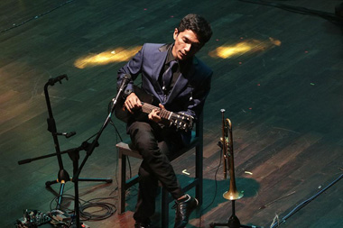 Ivan Penwyn, Menjaga Payung Teduh