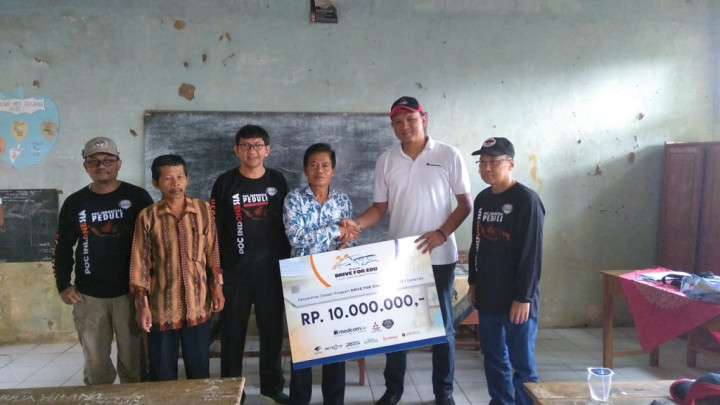 SDN 01 Datarcae Penerima Bantuan Pertama Drive for Edu Medcom.id