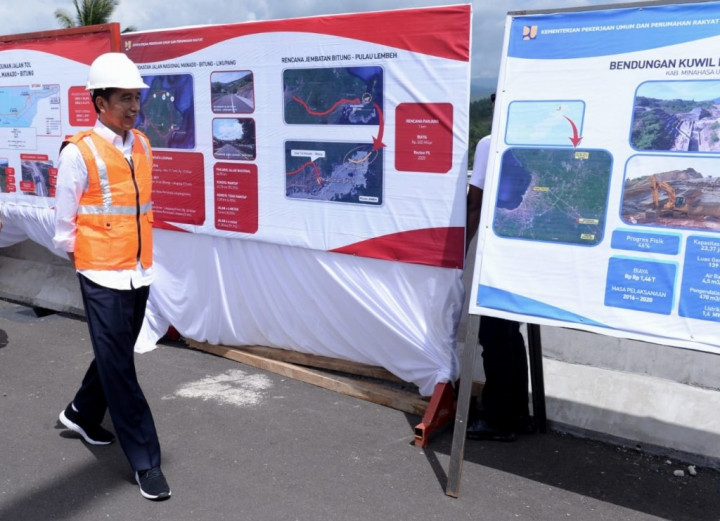 Jokowi Inspects Manado-Bitung Toll Road