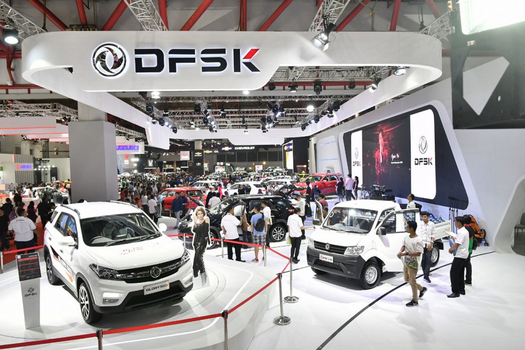 Terakhir DFSK baru saja meluncurkan DFSK Glory 560 di panggung Indonesia International Motor Show (IIMS) 2019. DFSK