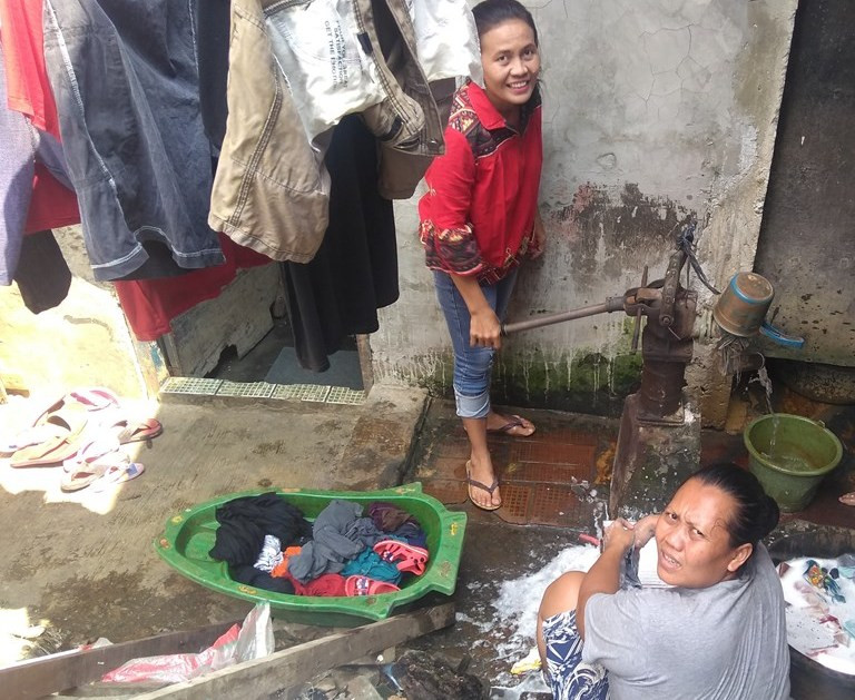 Sebagian warga RT006 RW 007, Kelurahan Jatipulo, Kecamatan Palmerah, Jakarta Barat. (Foto: Medcom.id/Kautsar Prabowo)
