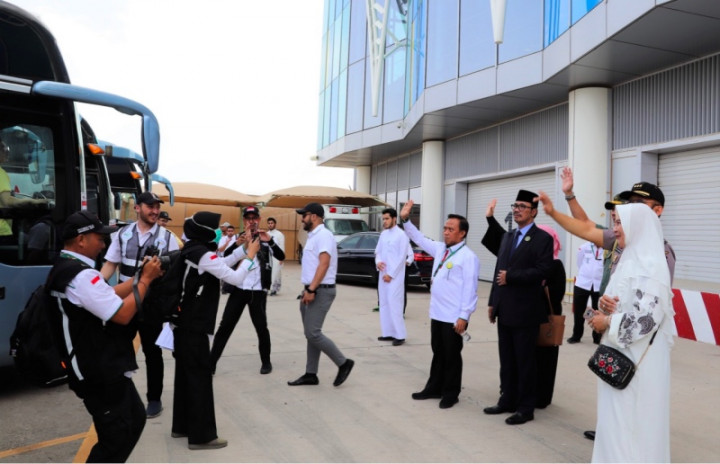 Saudi Sambut Kloter Jemaah Calon Haji <i>Fast Track</i> Indonesia