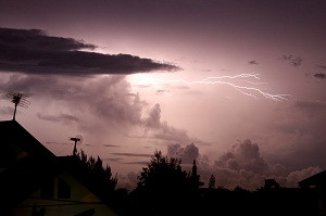 Hujan Es Memungkinkan Terjadi Saat Kemarau