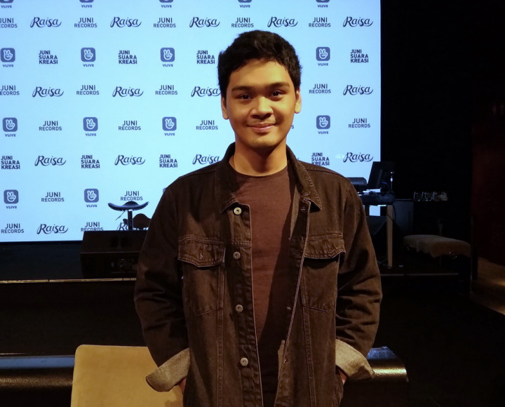 Mikha Angelo Tapaki Jalan Baru sebagai Produser Musik
