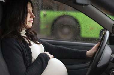 Tips Mengemudi Aman untuk Ibu Hamil