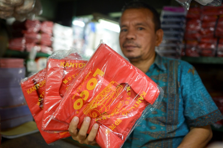 Penerapan Cukai sebagai Langkah Pengendalian Penggunaan Plastik