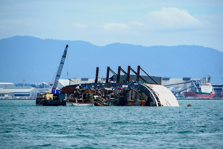 Kapal Pesiar Australia Terbalik, Tewaskan Tiga Orang