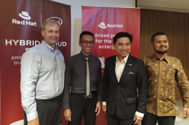 Red Hat Bantu Perusahaan Gunakan Hybrid Cloud