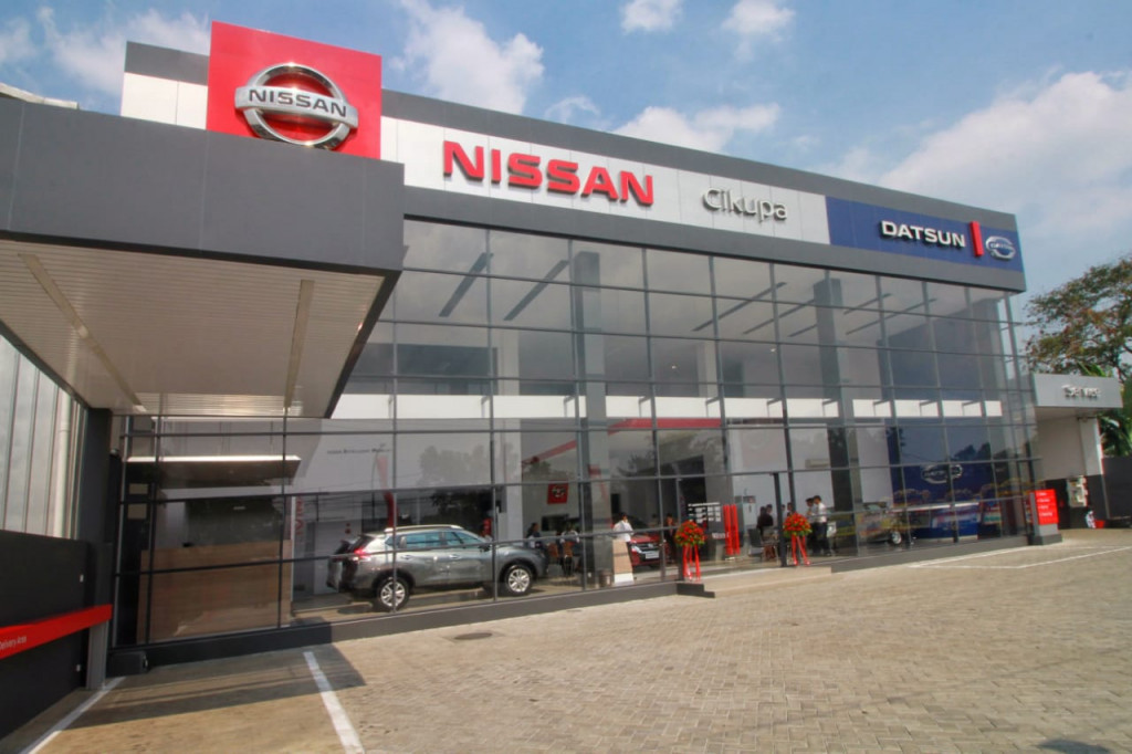 Nissan menargetkan hingga akhir tahun bisa memiliki 130 dealer yang tersebar di seluruh Indonesia. Nissan