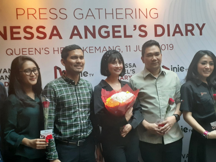 Pengacara Bantah Jalin Hubungan Asmara dengan Vanessa Angel