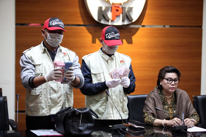 KPK Sita Lima Mata Uang dari Gubernur Kepri