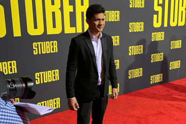 Dave Bautista Puji Ketangkasan Iko Uwais dalam Film Stuber