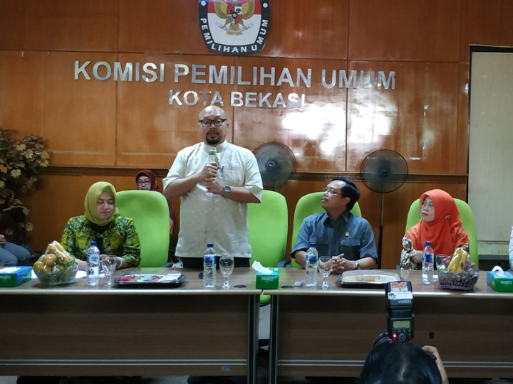 Komisi II DPR Akan Panggil DKPP soal Sanksi Komisioner KPU