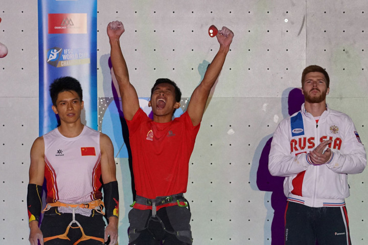 Alfian Fajri Juara Dunia Panjat Tebing di Prancis