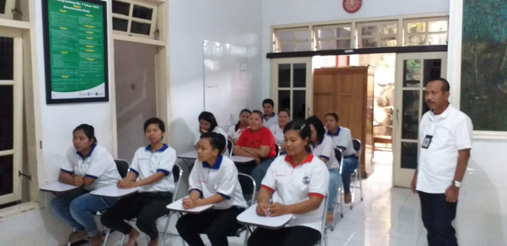 Sidak yang dilakukan oleh Tim Pelindungan PMI ke PT IES di kota Malang, Jawa Timur. (Foto: Dok. Kemenaker)