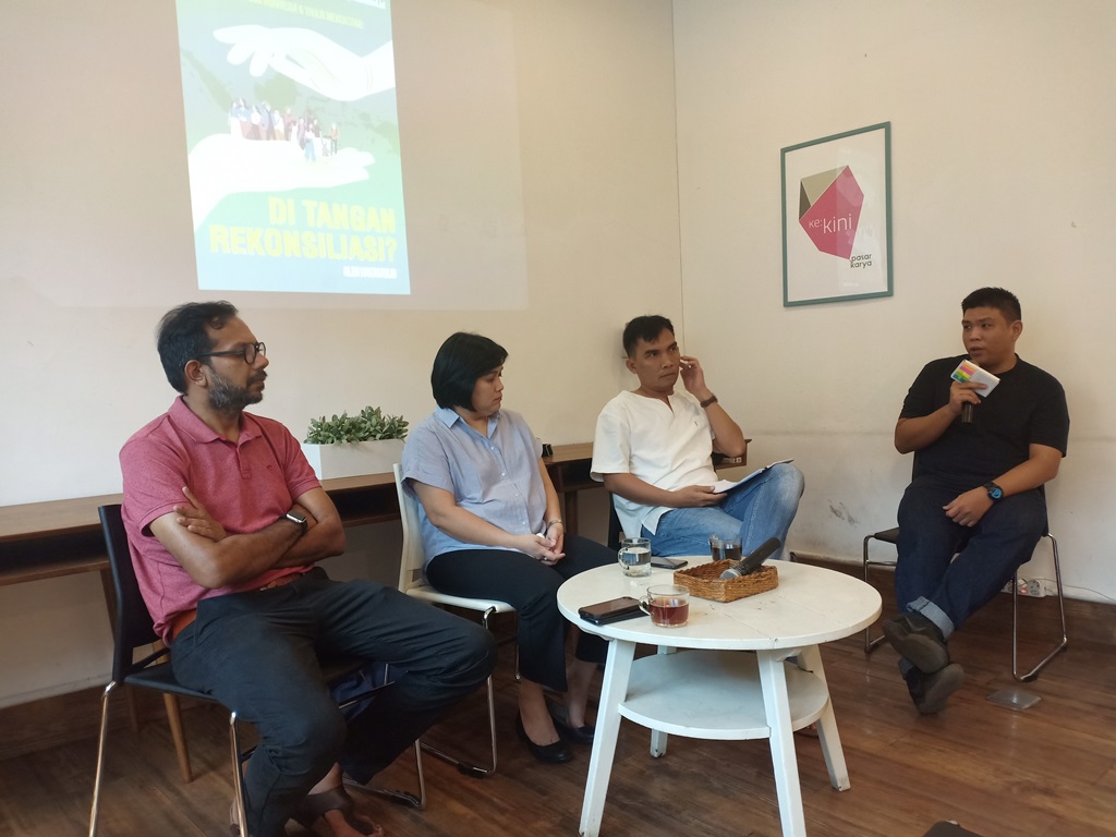 Direktur Jurnal Perempuan Atnike Sigiro (kedua kiri). (Foto: Medcom.id/Cindy)