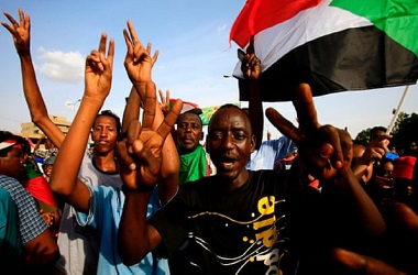 Demonstran Sudan Tuntut Keadilan atas Pembunuhan Massal