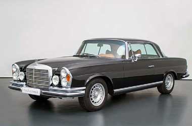 Mercedes-Benz W111 1977 Klasik, 'Disuntik' Mesin SLK55 AMG