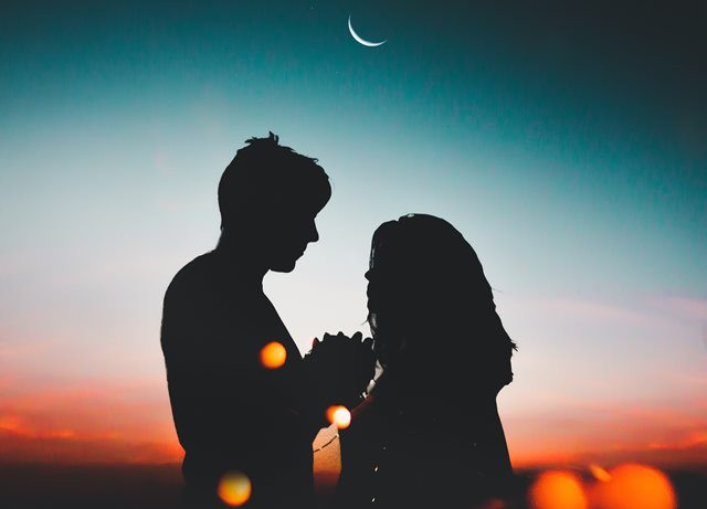 Kapan Waktu yang Tepat Berhubungan Seks Setelah Melahirkan?