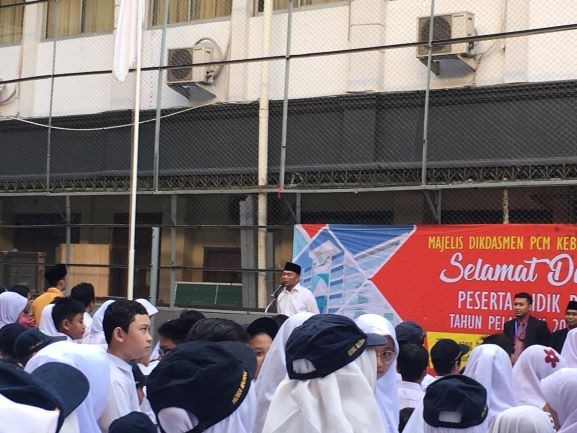 Mendikbud Tinjau PLS Hari Pertama di Sekolah si Bungsu