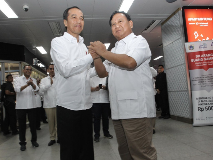 Makna Pertemuan Jokowi-Prabowo di MRT