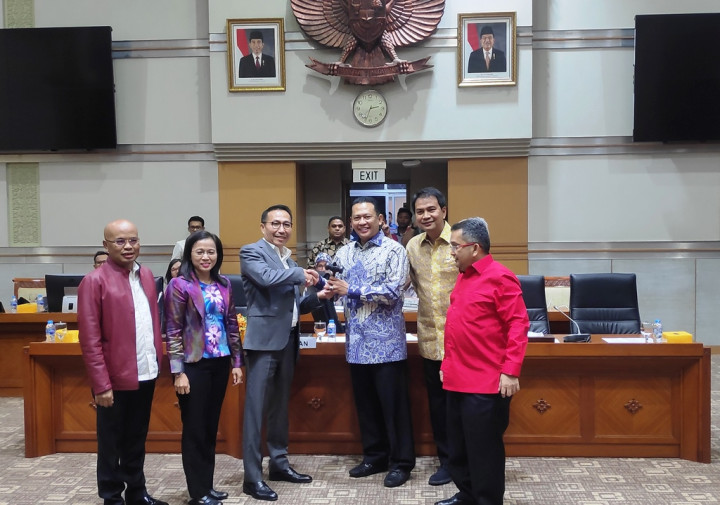 Pergantian Jabatan Pimpinan Komisi III