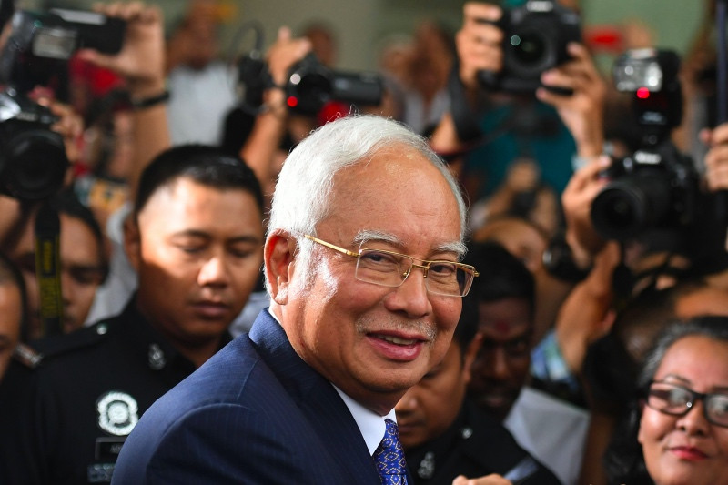 Kartu Kredit Mantan Perdana Menteri Malaysia dihabiskan hingga Rp11 miliar dalam satu hari. (Foto: AFP).