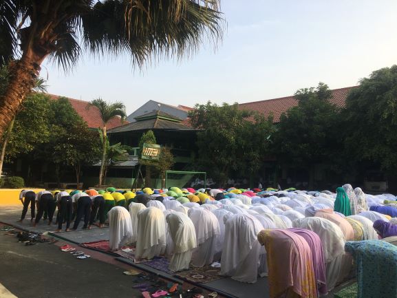 Masa Taaruf, Siswa Madrasah Salat Duha Berjamaah