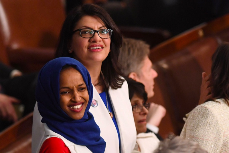 Ilhan Omar dan Rashida Tlaib, anggota Kongres Amerika Serikat (AS) yang diserang secara rasis oleh Presiden Donald Trump. (Foto: AFP).