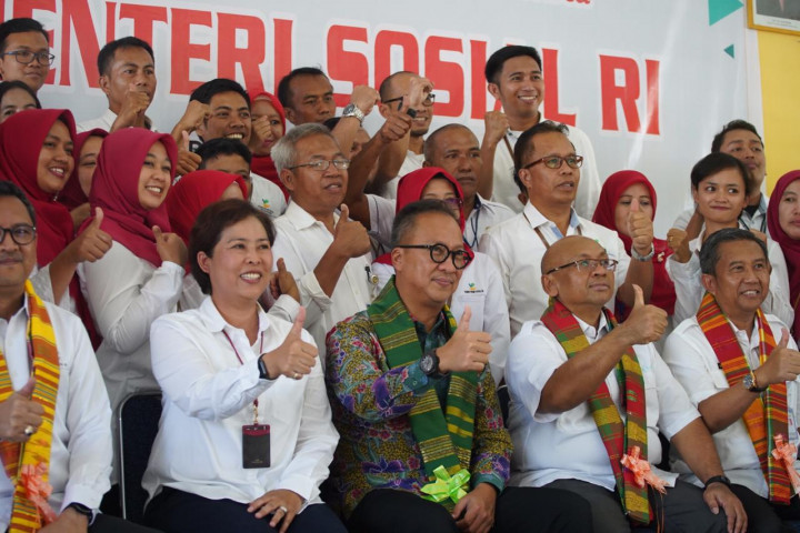 Mensos Semangati Para Lansia