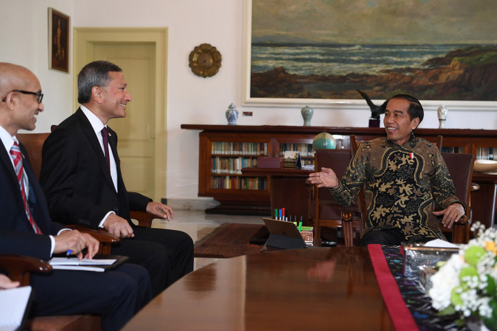 Jokowi Bertemu Menlu Singapura Bahas Ruang Kendali Udara