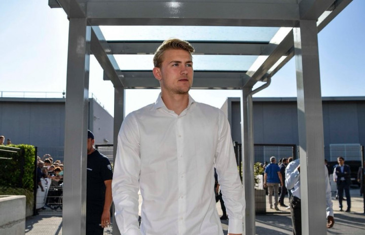Matthijs de Light Resmi Gabung Juventus